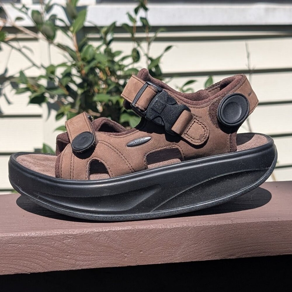MBT - KISUMU Ladies Chocolate Leather Sporty Sandal w Rocker Bottom - Size 6